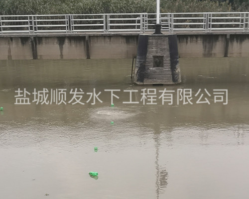 水下铺设管道